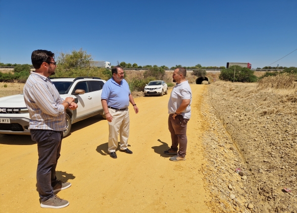 El Ayuntamiento arregla 25 kilómetros de caminos ...