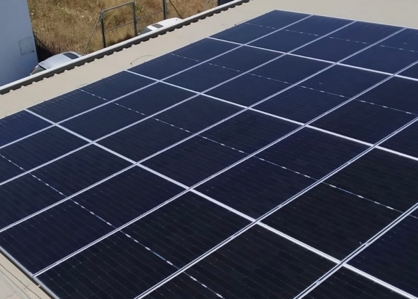 Limancar instala su propia planta solar para autoc...