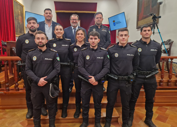 Siete nuevos agentes refuerzan la Policía Local...